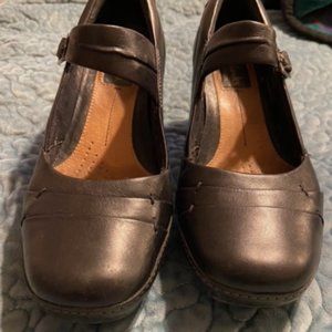 Women's Clarks Artisan Collection Mary Janes Black Size 6.5